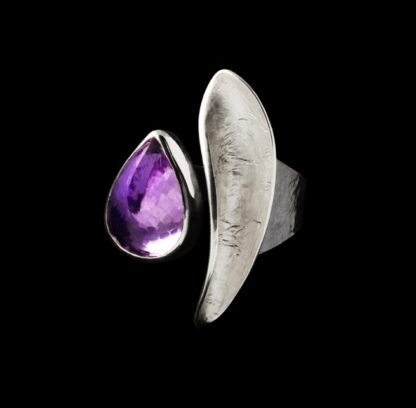 Silver ring with pink amethyst