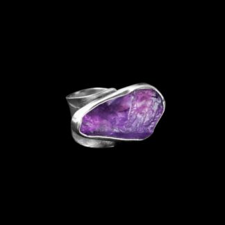 Silver ring with amethyst rough