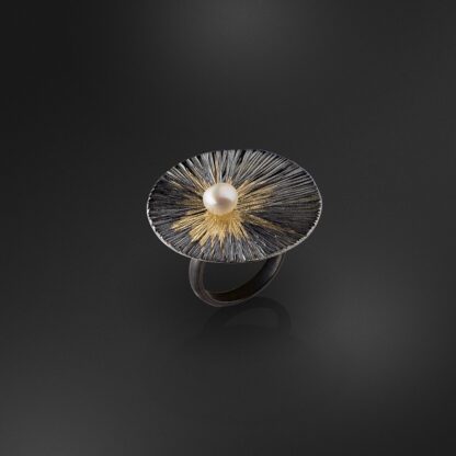 Silver & Gold ring with pearl